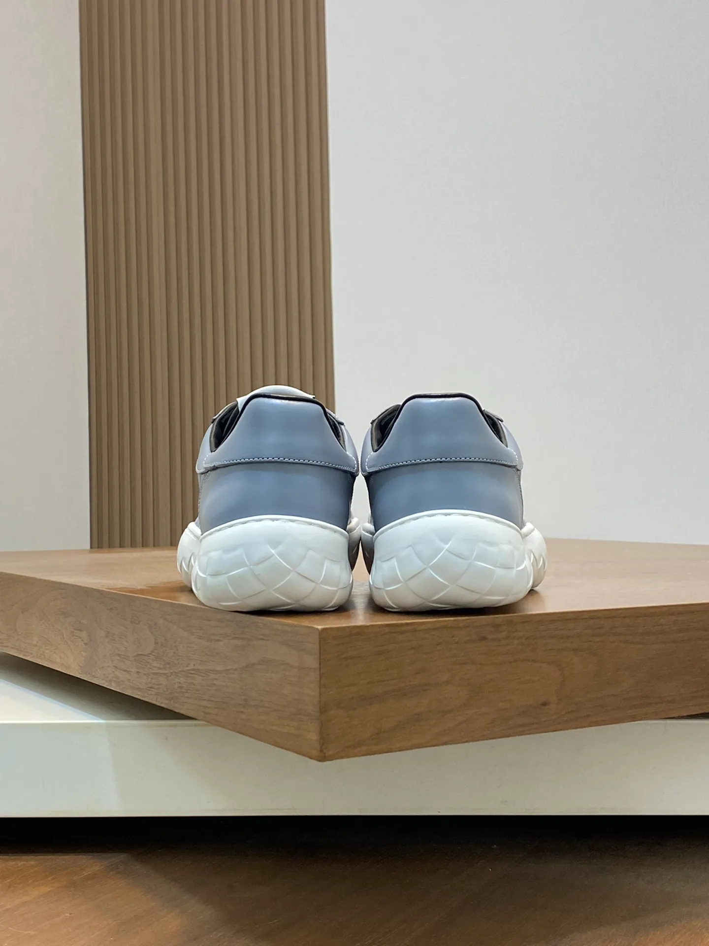 Men's men's shoes 💰480 [New style] ⛺️⛺️BV-Bottega Veneta men's Apollo sneakers. Run to the next stop at a brisk and comfortable pace. This casual shoe is a nylon and suede cowhide lace-up sneaker. Material: Fabric stitching cowhide and cow suede. Rubber outsole Size: 38-44 (45 can be customized